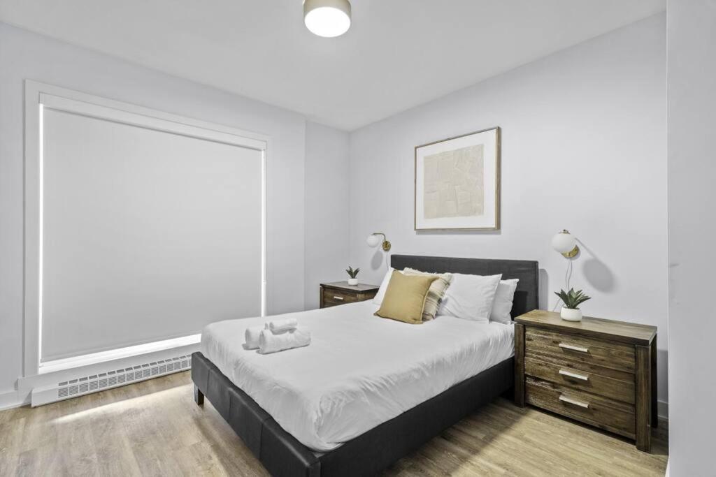 Stylish 2 Bedroom Haven By Jean Talon Market Montreal Exterior foto
